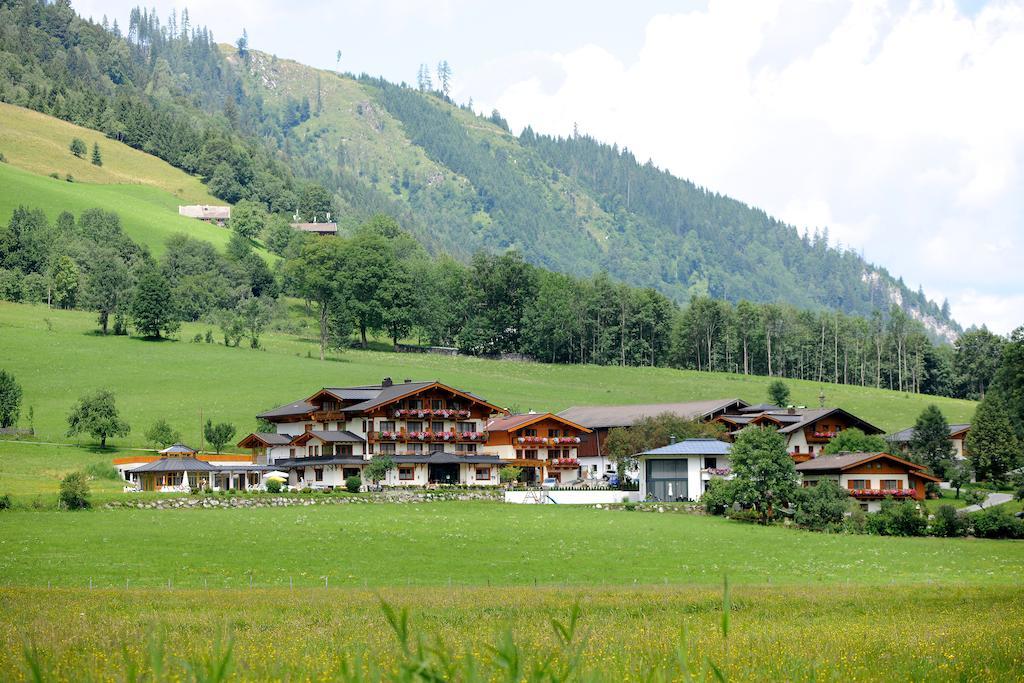 Feriendorf Ponyhof Fusch an der Grossglocknerstrasse Exterior photo